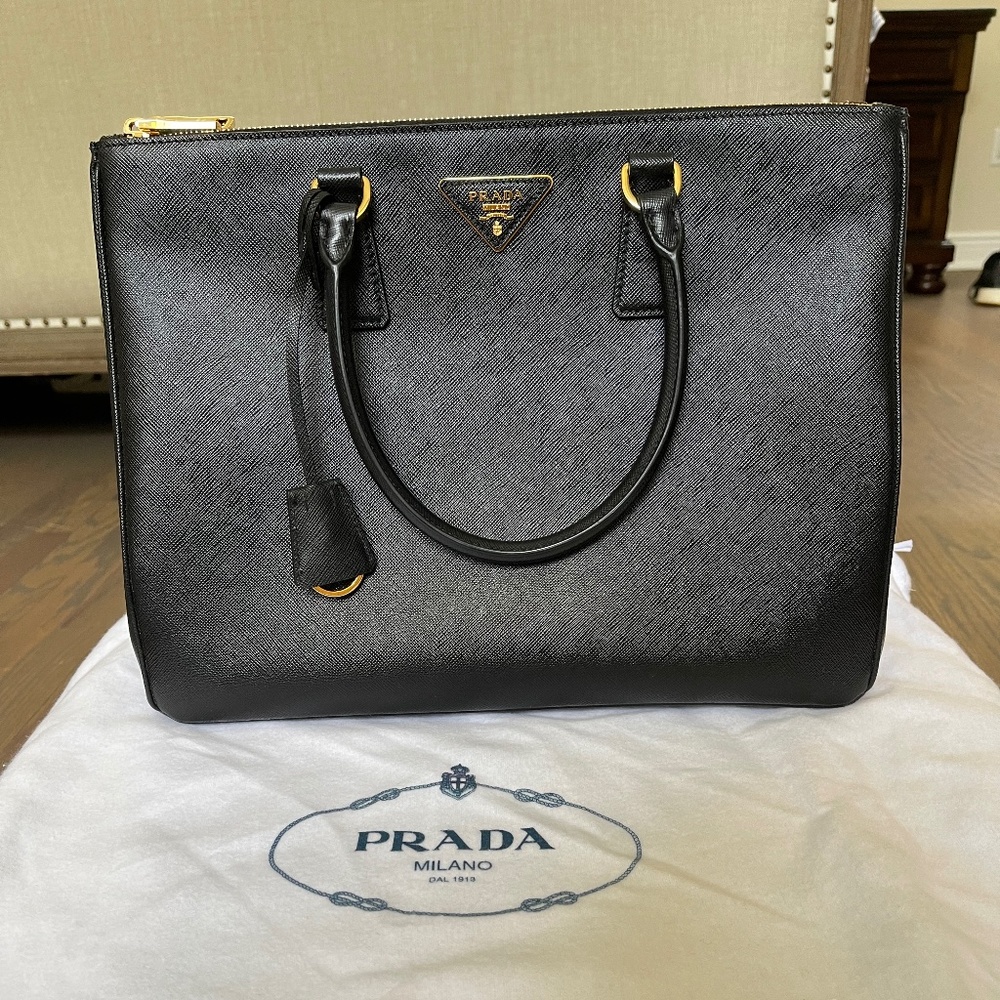 Authentic Prada Galleria Saffiano leather large bag